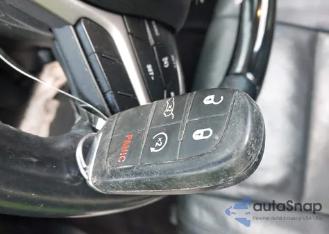 2018 Jeep Grand Cherokee Overland 4X2 z USA, uszkodzony, nr VIN 1C4RJECG6JC353353